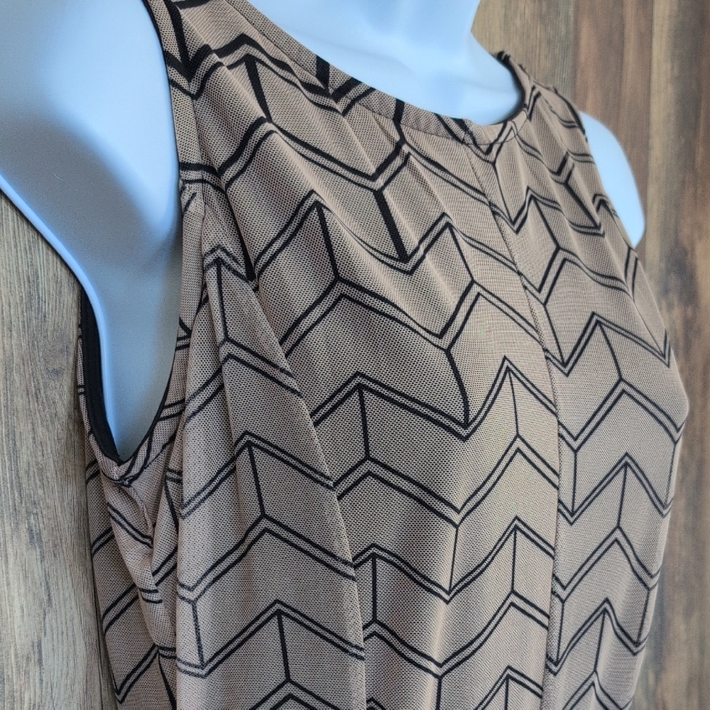 Haani Black and Tan Chevron Midi Sleeveless Petite Dress PM         C500 - Picture 6 of 10